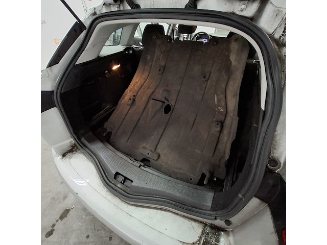 Personenauto, renault, megane - afbeelding 30 van  47