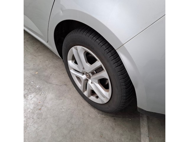 Personenauto, renault, megane - afbeelding 9 van  57