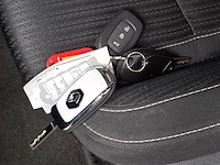 Personenauto, renault, megane - afbeelding 17 van  57