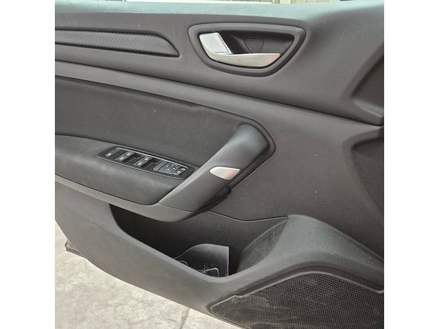 Personenauto, renault, megane - afbeelding 16 van  45