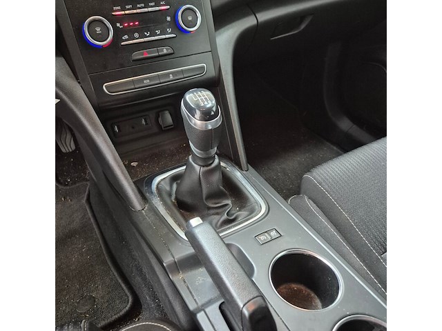 Personenauto, renault, megane - afbeelding 21 van  45