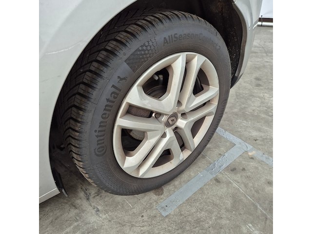 Personenauto, renault, megane - afbeelding 45 van  45