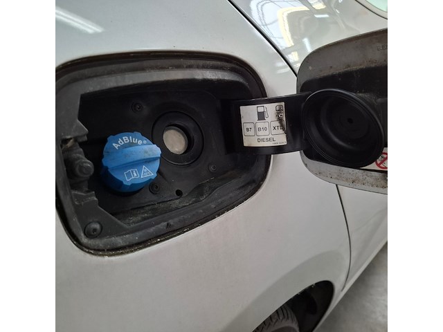 Personenauto, renault, megane - afbeelding 42 van  62