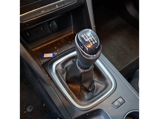 Personenauto, renault, megane - afbeelding 30 van  59