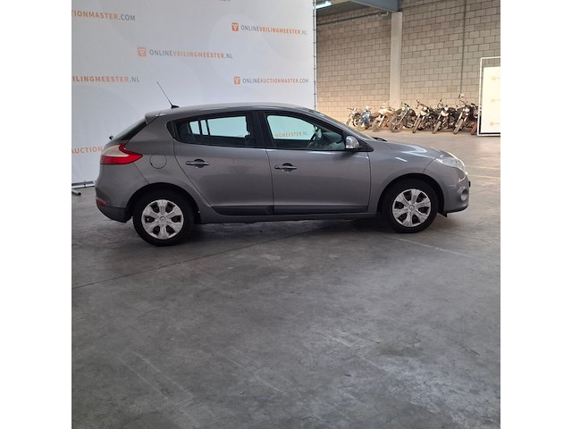 Personenauto, renault, mégane - afbeelding 17 van  23