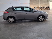 Personenauto, renault, mégane - afbeelding 17 van  23
