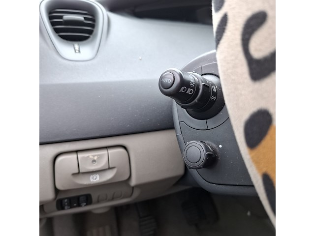 Personenauto, renault, scénic, 1.6-16v expression comfort, 2006 - afbeelding 4 van  15