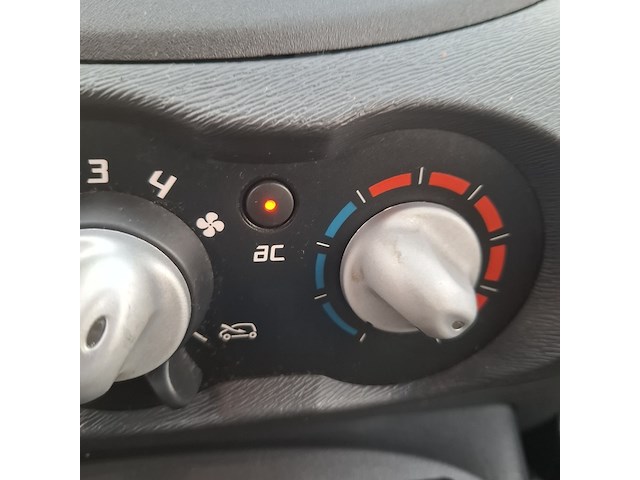 Personenauto renault, twingo 1.2, wit, bouwjaar 2011 - afbeelding 16 van  29