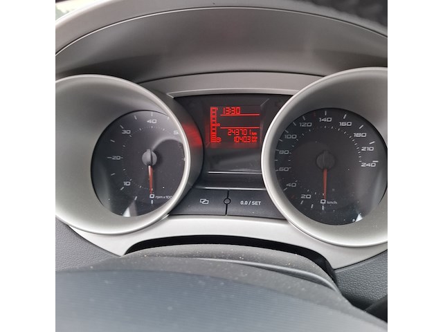 Personenauto seat, ibiza 1.2 tdi, grijs, bouwjaar 2011 - afbeelding 11 van  40