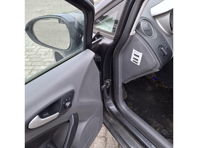 Personenauto seat, ibiza sc 1.2 tdi, grijs, bouwjaar 2011 - afbeelding 17 van  46