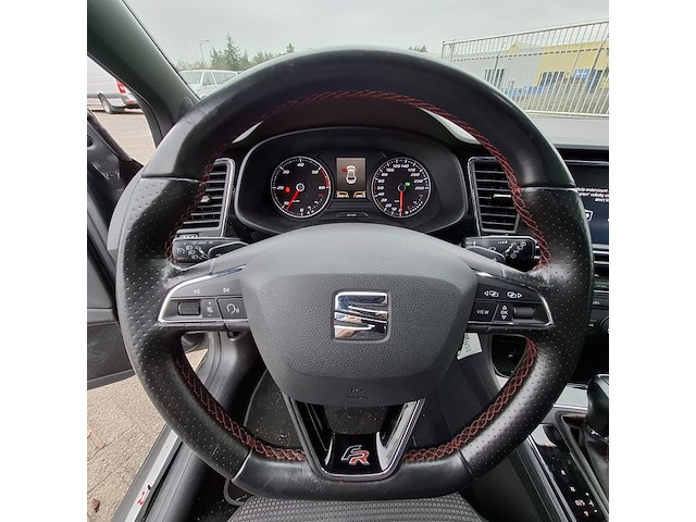 Personenauto, seat, leon - afbeelding 19 van  48