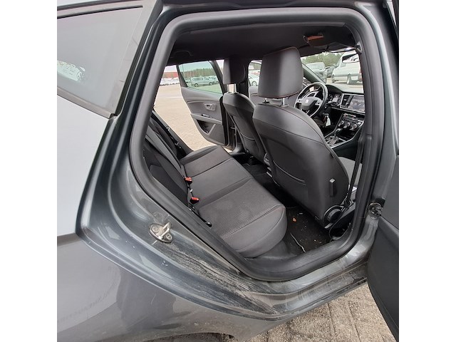Personenauto, seat, leon - afbeelding 32 van  48
