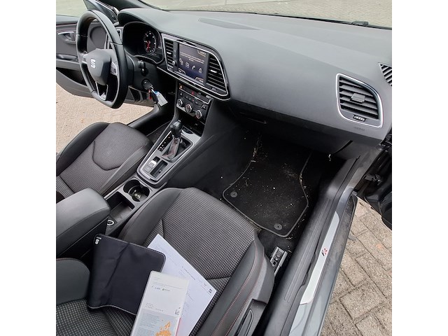 Personenauto, seat, leon - afbeelding 36 van  48