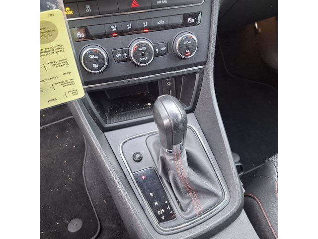 Personenauto, seat, leon - afbeelding 26 van  48