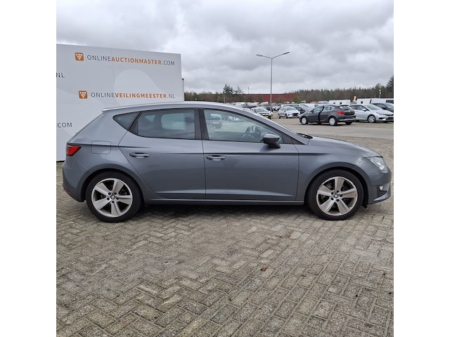 Personenauto, seat, leon - afbeelding 34 van  48