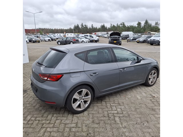 Personenauto, seat, leon - afbeelding 44 van  48