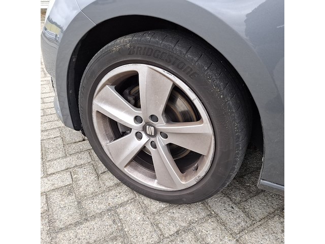 Personenauto, seat, leon - afbeelding 48 van  48