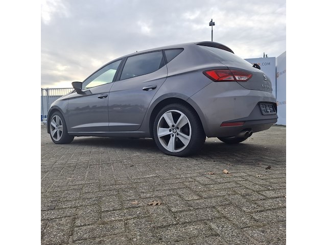 Personenauto, seat, leon - afbeelding 16 van  49
