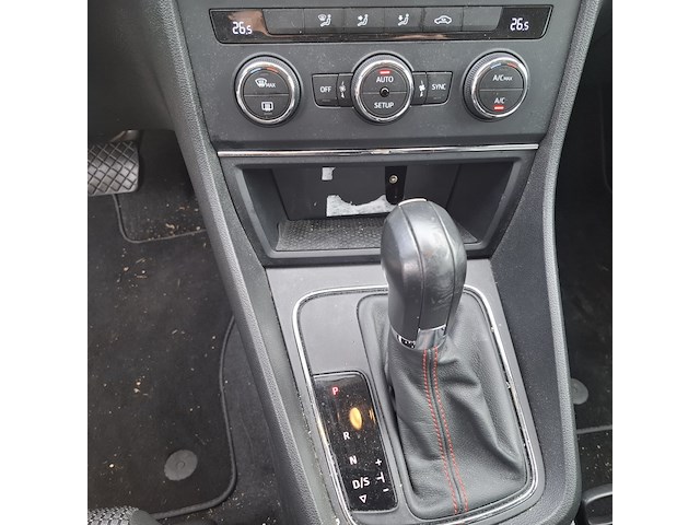 Personenauto, seat, leon - afbeelding 32 van  49