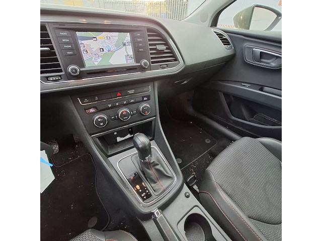 Personenauto, seat, leon - afbeelding 33 van  49