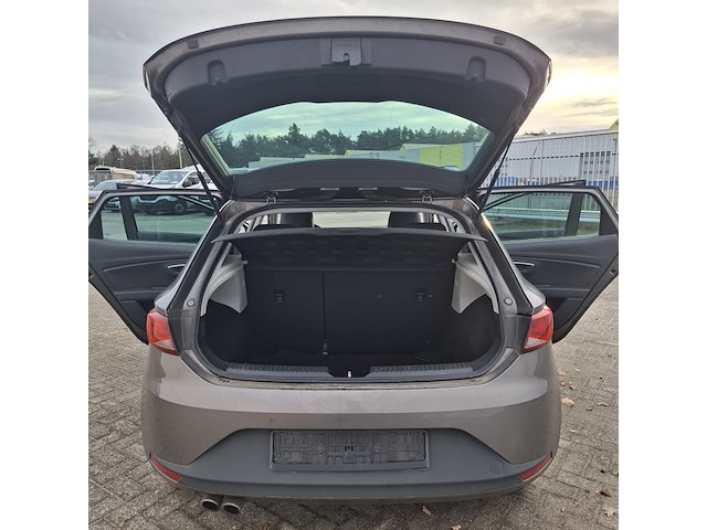 Personenauto, seat, leon - afbeelding 36 van  49