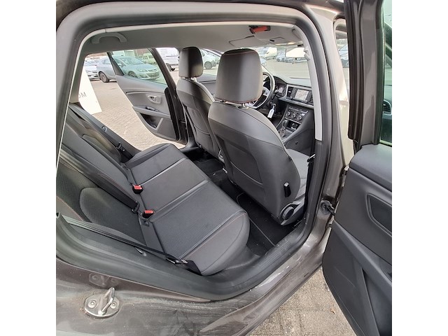 Personenauto, seat, leon - afbeelding 39 van  49
