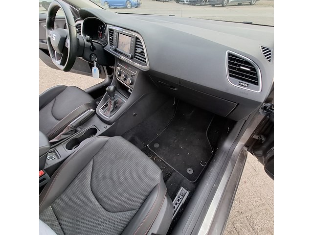 Personenauto, seat, leon - afbeelding 42 van  49
