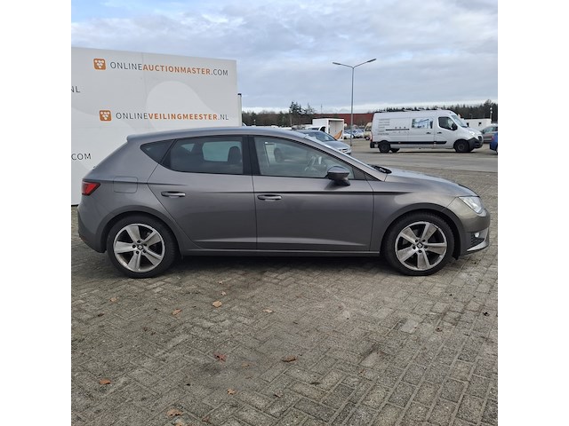 Personenauto, seat, leon - afbeelding 4 van  49