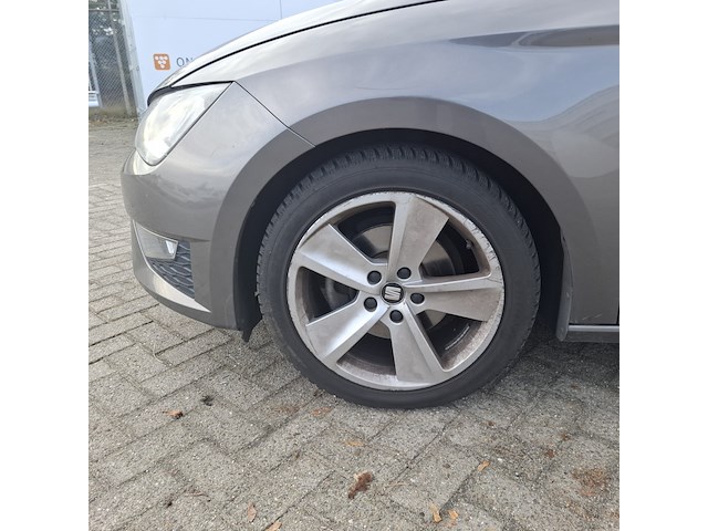 Personenauto, seat, leon - afbeelding 9 van  49