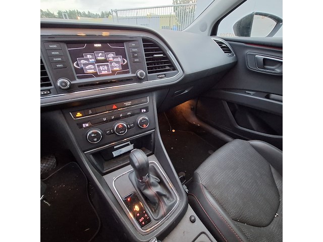 Personenauto, seat, leon - afbeelding 32 van  50
