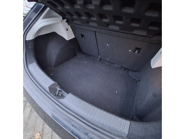 Personenauto, seat, leon - afbeelding 36 van  50