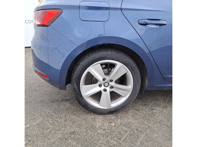 Personenauto, seat, leon - afbeelding 12 van  45