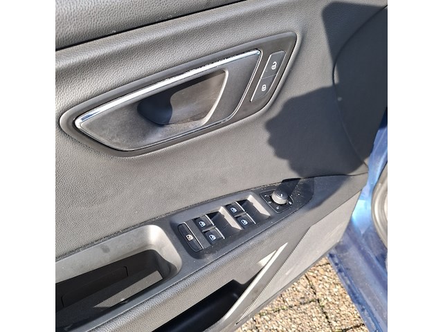 Personenauto, seat, leon - afbeelding 25 van  48