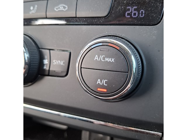 Personenauto, seat, leon - afbeelding 37 van  48