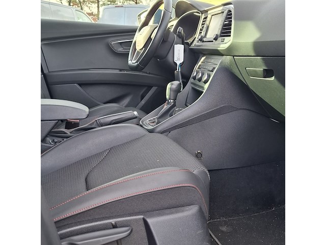 Personenauto, seat, leon - afbeelding 46 van  48