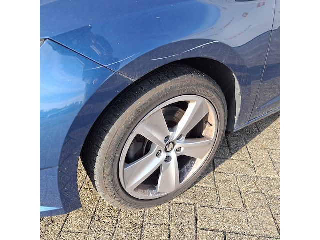 Personenauto, seat, leon - afbeelding 2 van  48