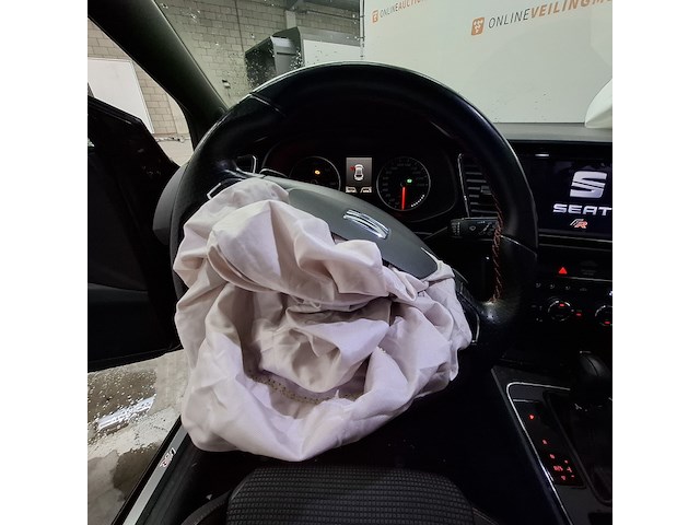 Personenauto, seat, leon - afbeelding 17 van  50