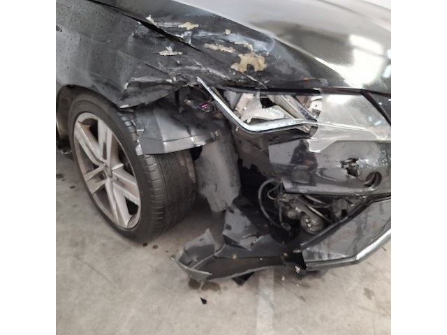 Personenauto, seat, leon - afbeelding 34 van  50