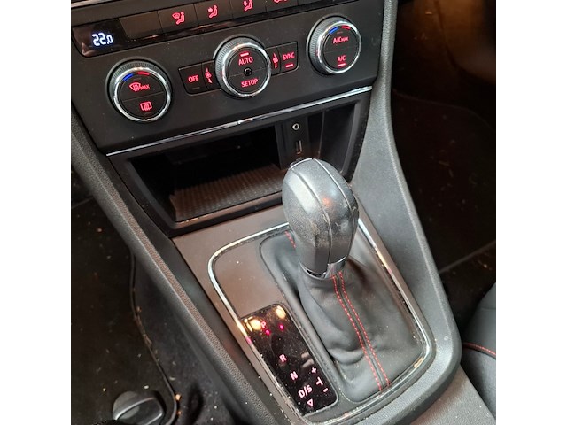 Personenauto, seat, leon - afbeelding 30 van  64