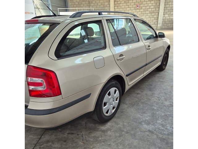 Personenauto, skoda, 2.0 fsi ambiente, 2006 - afbeelding 35 van  39