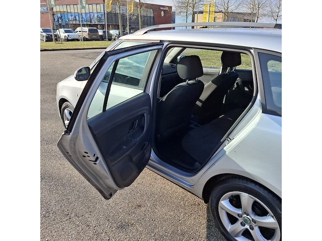 Personenauto, skoda, fabia, 2010 - afbeelding 19 van  45