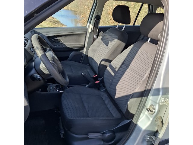 Personenauto, skoda, fabia, 2010 - afbeelding 24 van  45