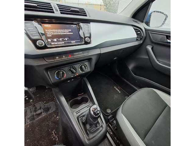 Personenauto, skoda, fabia - afbeelding 32 van  46