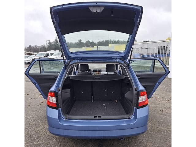 Personenauto, skoda, fabia - afbeelding 35 van  46