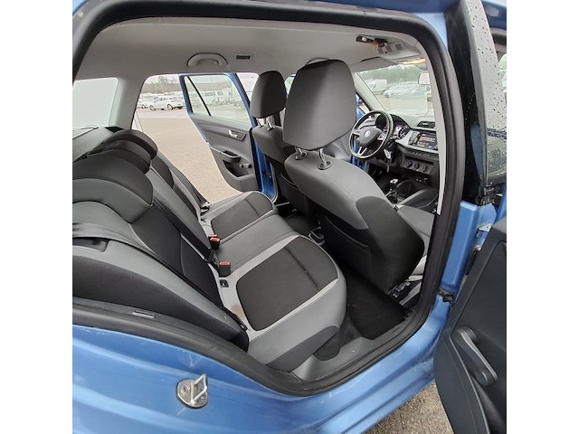 Personenauto, skoda, fabia - afbeelding 38 van  46