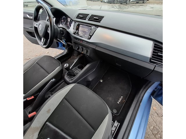 Personenauto, skoda, fabia - afbeelding 41 van  46