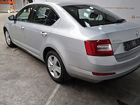 Personenauto, skoda, octavia 1.6tdi - afbeelding 52 van  54