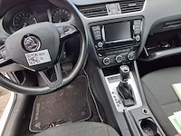Personenauto, skoda, octavia combi, 1.6 tdi greentech ambition business, 2017 - afbeelding 2 van  14
