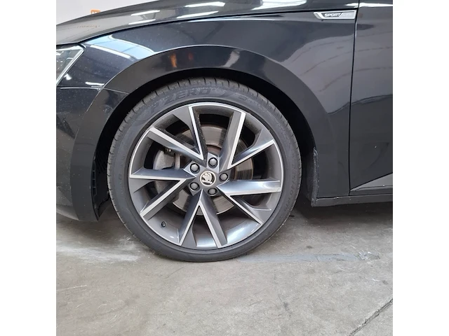 Personenauto, skoda, superb 2.0 dsg 200kw 4x4, 2019 - afbeelding 2 van  27