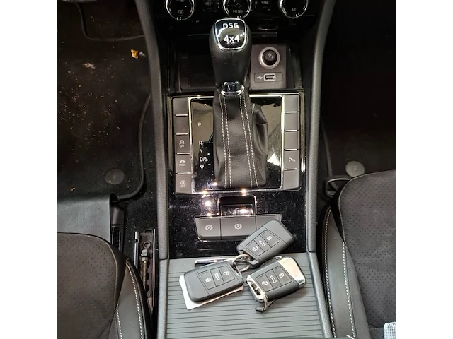 Personenauto, skoda, superb 2.0 dsg 200kw 4x4, 2019 - afbeelding 9 van  27